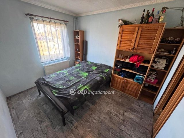 Eladó családi ház, Tápiószentmártonon 24.9 M Ft, 3 szobás