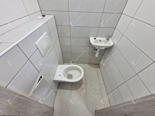 Eladó téglalakás, Nagykanizsán 78 M Ft, 4 szobás