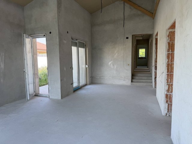 Eladó családi ház, Nagytarcsán 115 M Ft, 5 szobás