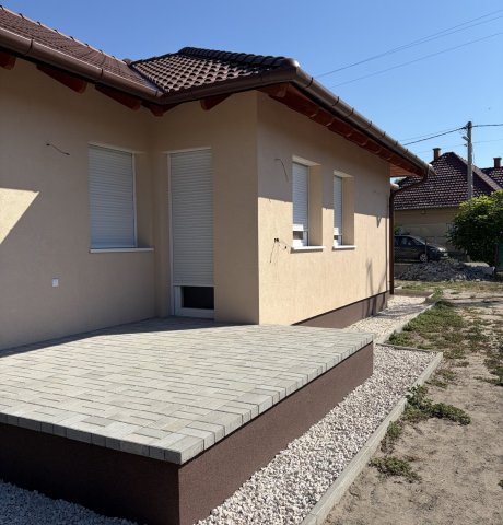 Eladó családi ház, Bugyin 96 M Ft, 3 szobás