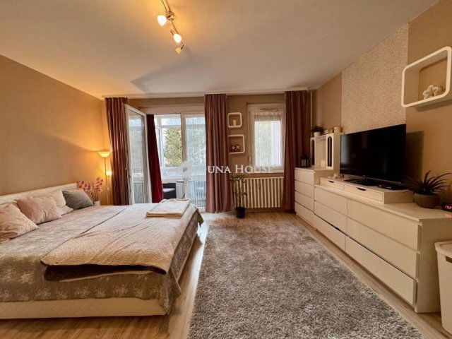 Eladó panellakás, Balatonfüreden 62.9 M Ft, 2 szobás