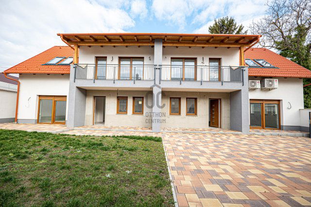 Eladó családi ház, Szekszárdon 82 M Ft, 4 szobás