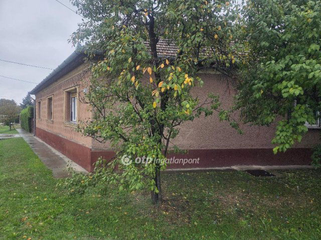 Eladó családi ház, Abonyban 41.9 M Ft, 4 szobás