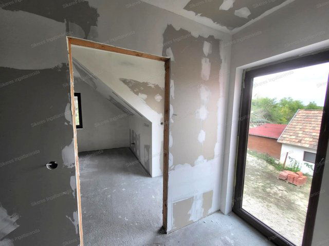 Eladó családi ház, Vértesacsán 137.5 M Ft, 7 szobás