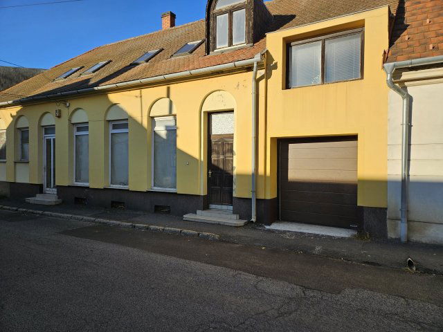 Eladó téglalakás, Körmenden 52.9 M Ft, 4 szobás