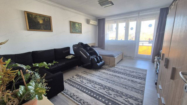 Eladó panellakás, Kecskeméten 58.5 M Ft, 3 szobás