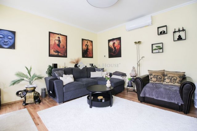 Eladó családi ház, Budapesten, XV. kerületben 84.9 M Ft