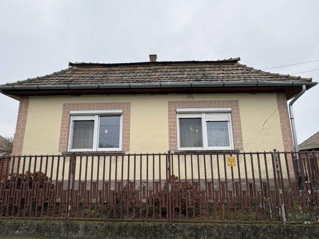 Eladó családi ház, Göncruszkán 15 M Ft, 2+1 szobás