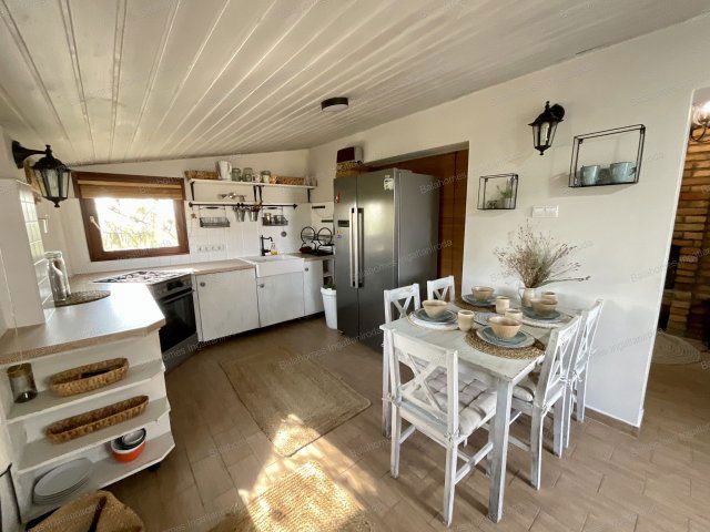 Eladó nyaraló, Balatonendréden 35 M Ft, 2 szobás