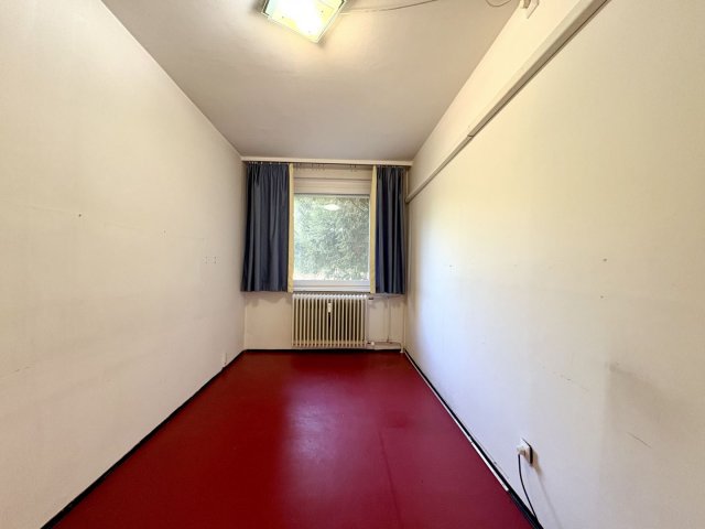 Eladó panellakás, Debrecenben 61.9 M Ft, 3 szobás