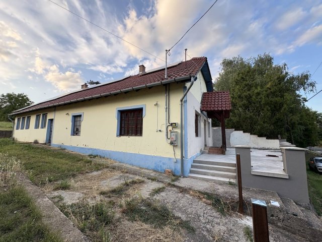 Eladó családi ház, Szandán 45 M Ft, 4 szobás