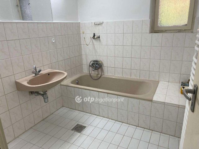 Eladó családi ház, Kerepesen 86.9 M Ft, 5 szobás