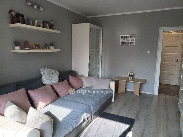 Eladó panellakás, Budapesten, XV. kerületben 64.9 M Ft