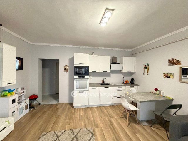 Eladó téglalakás, Kecskeméten 49.9 M Ft, 2+1 szobás