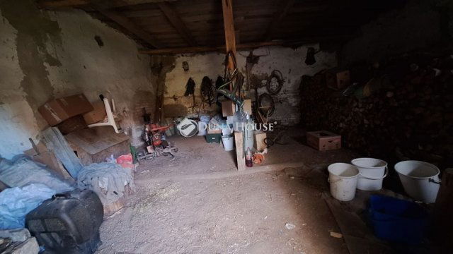 Eladó családi ház, Cecén 14.99 M Ft, 2 szobás