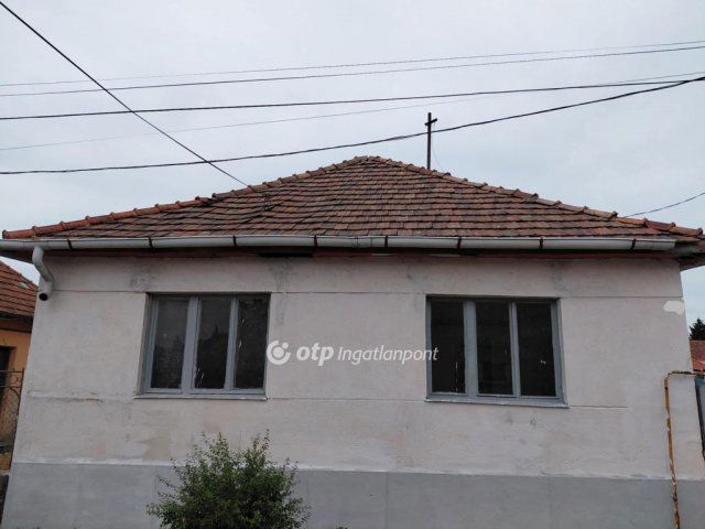Eladó családi ház, Hatvanban 27 M Ft, 2+1 szobás