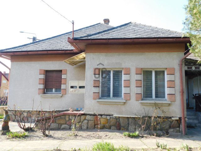 Eladó családi ház, Tápiószentmártonon 40 M Ft, 3 szobás