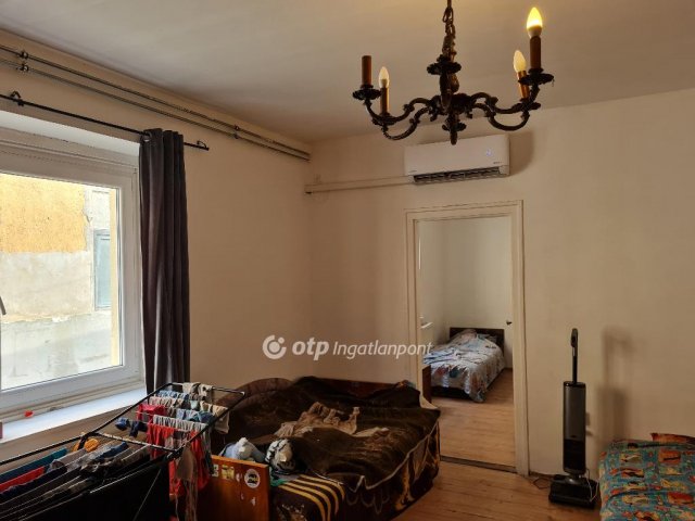 Eladó sorház, Tapolcán 32 M Ft, 2 szobás / költözzbe.hu