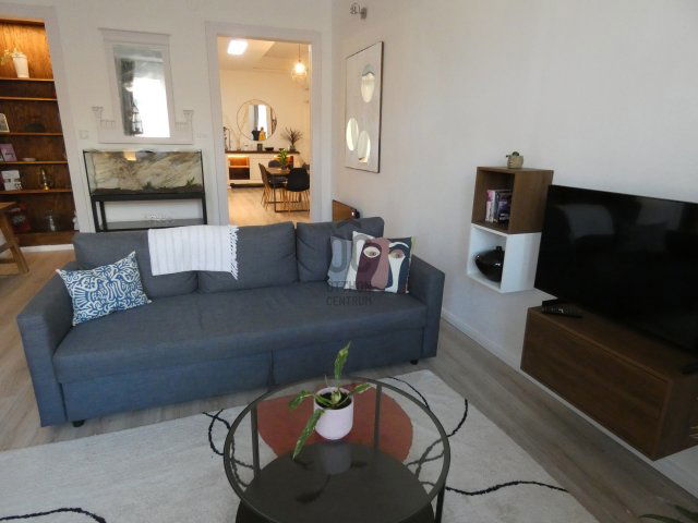 Eladó téglalakás, Budapesten, V. kerületben, Szép utcában