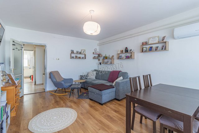 Eladó panellakás, Kecskeméten 42 M Ft, 2 szobás