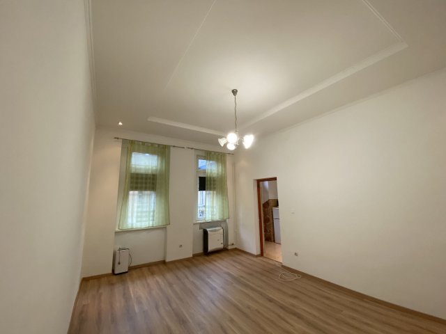 Eladó téglalakás, Budapesten, VIII. kerületben 52.5 M Ft