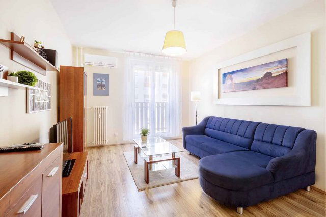 Kiadó panellakás, albérlet, Pécsett, Szigeti úton 190 E Ft / hó