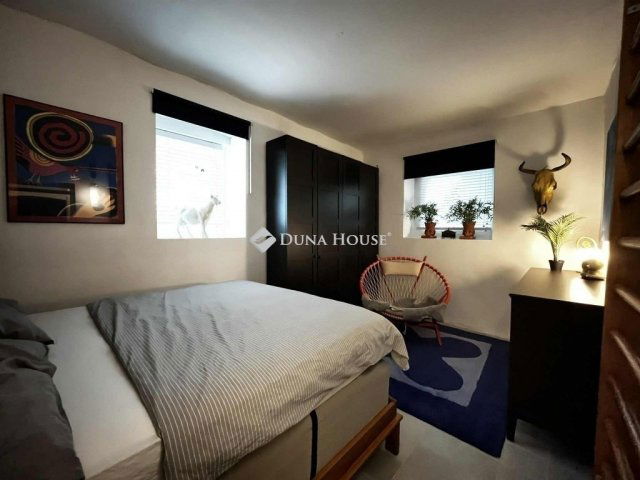 Eladó téglalakás, Budapesten, VI. kerületben 68.9 M Ft, 2 szobás