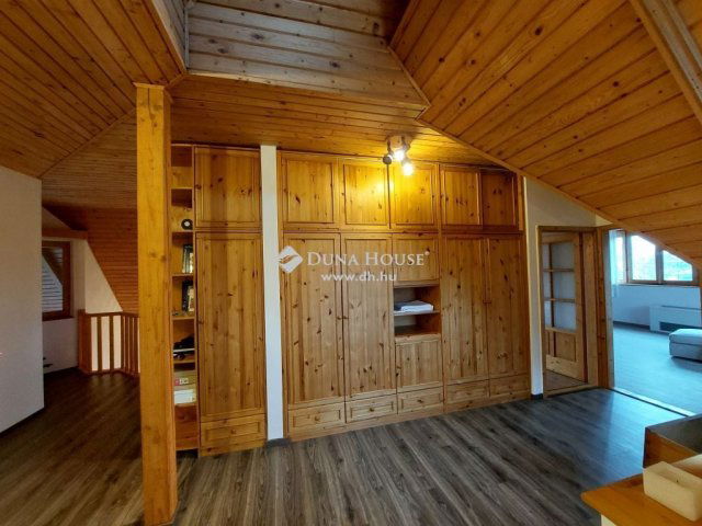 Eladó családi ház, Székesfehérvárott 194.9 M Ft, 5+2 szobás