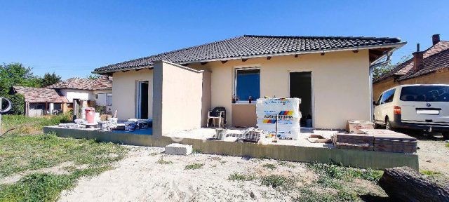 Eladó ikerház, Turán 63.9 M Ft, 4 szobás / költözzbe.hu