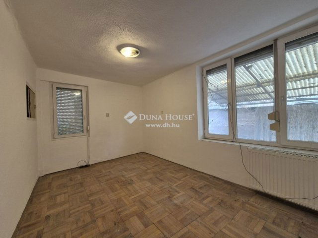 Eladó családi ház, Ürömön 79.9 M Ft, 3 szobás