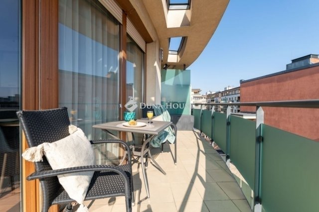 Eladó téglalakás, Budapesten, VIII. kerületben 144 M Ft