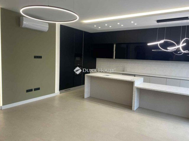 Eladó ikerház, Debrecenben 250 M Ft, 4 szobás