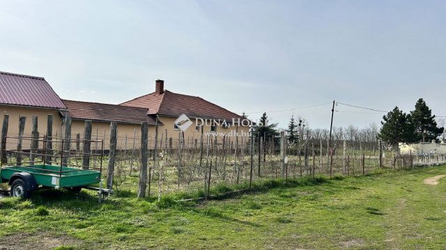 Eladó családi ház, Kenyerin 14.9 M Ft, 2 szobás