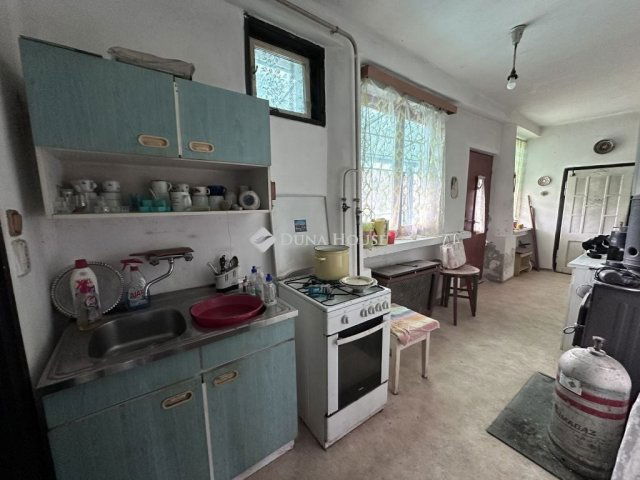 Eladó családi ház, Szentesen 20 M Ft, 2 szobás