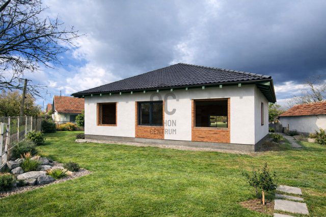 Eladó családi ház, Berettyóújfaluban 57.7 M Ft, 4 szobás