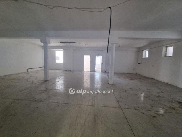 Eladó ipari ingatlan, Gyarmaton 250 M Ft / költözzbe.hu