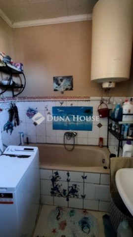 Eladó családi ház, Jászladányon 15 M Ft, 2 szobás