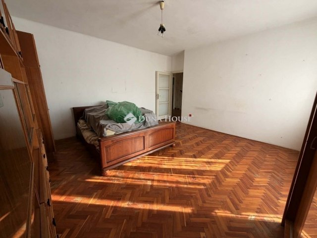 Eladó téglalakás, Debrecenben 52 M Ft, 2 szobás