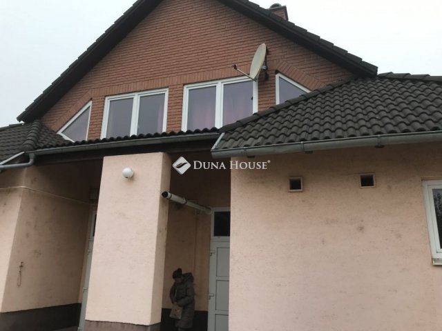 Eladó családi ház, Nagyvenyimen 90 M Ft, 3 szobás