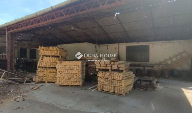 Eladó ipari ingatlan, Nagykőrösön 190 M Ft