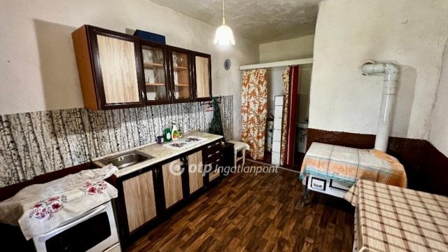 Eladó családi ház, Tiszabábolnán 12.5 M Ft, 2 szobás