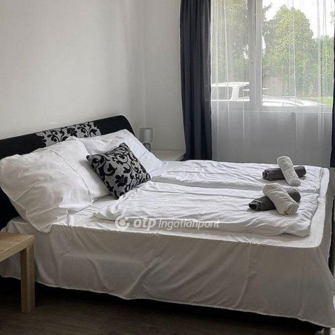 Eladó nyaraló, Balatonberényben 499 M Ft, 11 szobás