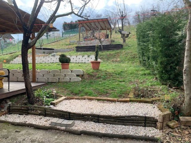 Eladó családi ház, Pécsett 84.9 M Ft, 4 szobás