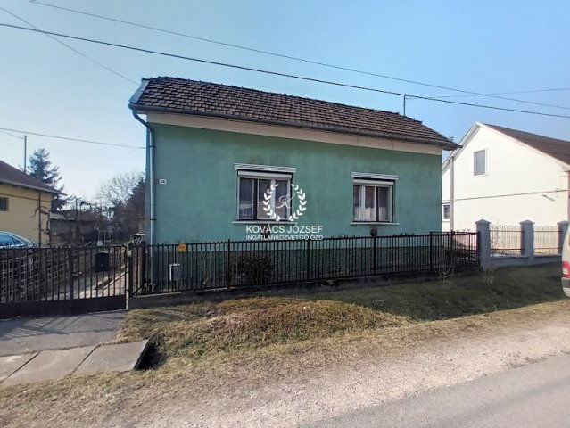 Eladó családi ház, Ózdon 6.5 M Ft, 2 szobás