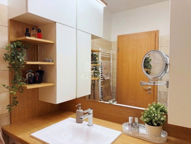 Eladó téglalakás, Budapesten, VIII. kerületben 104.9 M Ft