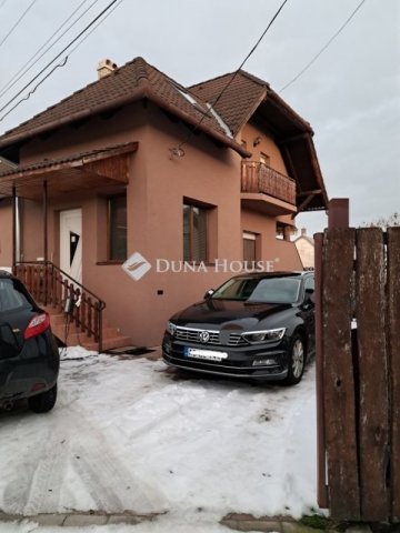 Eladó családi ház, Balatonalmádiban 218 M Ft, 7 szobás