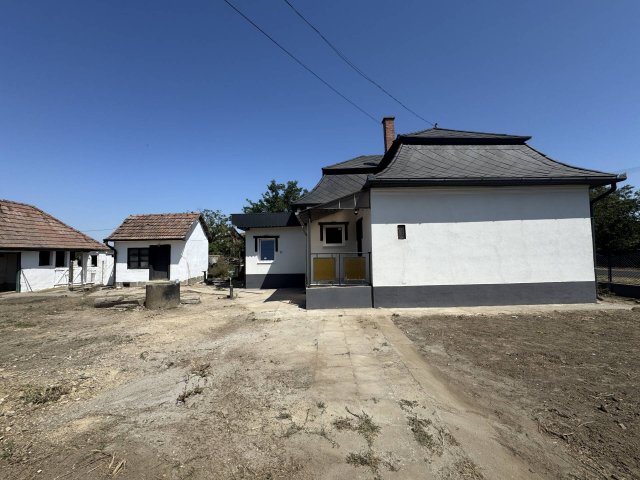 Eladó családi ház, Zsámbokon 62 M Ft, 3 szobás