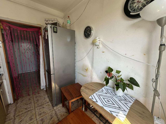 Eladó panellakás, Komlón, Hegyhát utcában 16.99 M Ft