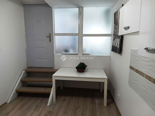 Eladó téglalakás, Budapesten, VII. kerületben 23.9 M Ft