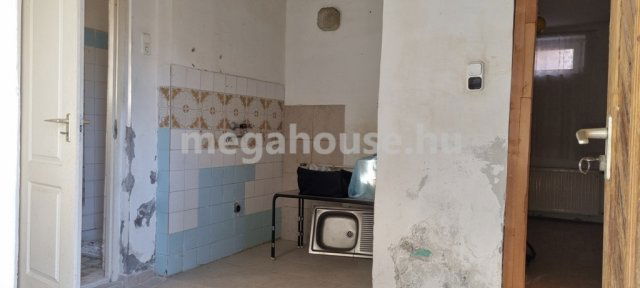 Eladó családi ház, Budaörsön 27.9 M Ft, 2 szobás